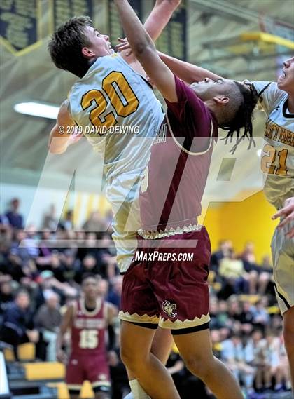 Thumbnail 3 in Newbury Park vs. Oaks Christian photogallery.