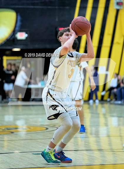 Thumbnail 2 in Newbury Park vs. Oaks Christian photogallery.