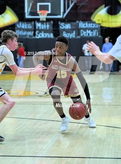 Thumbnail 1 in Newbury Park vs. Oaks Christian photogallery.