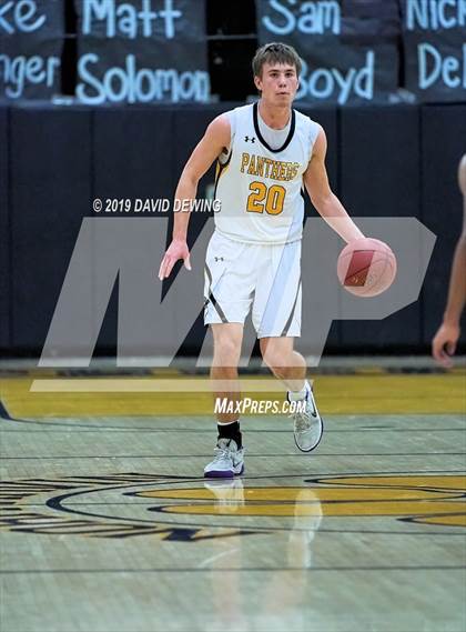 Thumbnail 2 in Newbury Park vs. Oaks Christian photogallery.