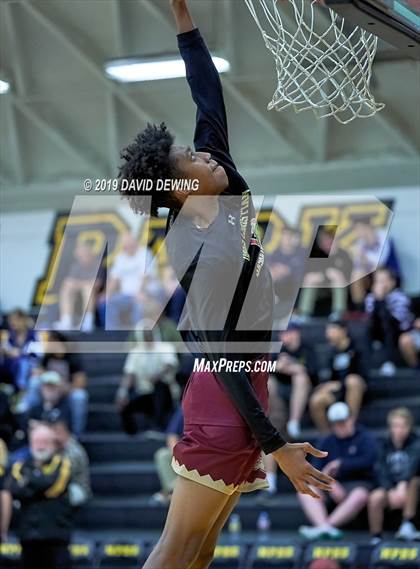 Thumbnail 1 in Newbury Park vs. Oaks Christian photogallery.