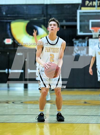 Thumbnail 3 in Newbury Park vs. Oaks Christian photogallery.