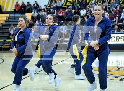 Thumbnail 2 in Newbury Park vs. Oaks Christian photogallery.