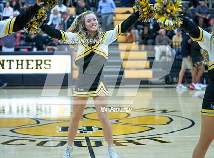 Thumbnail 3 in Newbury Park vs. Oaks Christian photogallery.