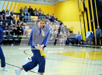 Thumbnail 1 in Newbury Park vs. Oaks Christian photogallery.