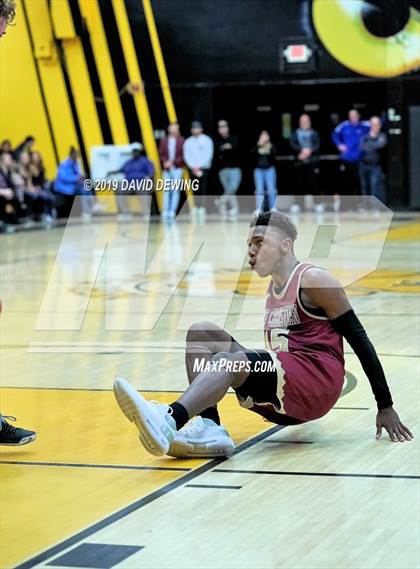 Thumbnail 2 in Newbury Park vs. Oaks Christian photogallery.