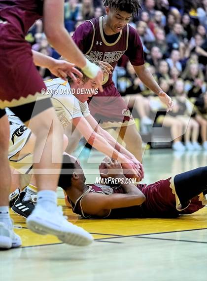 Thumbnail 2 in Newbury Park vs. Oaks Christian photogallery.