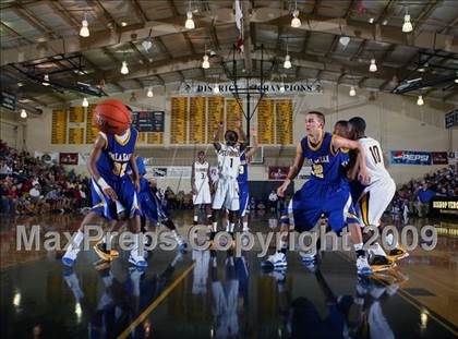 Thumbnail 3 in St. Frances Academy vs. De La Salle (City of Palms Classic) photogallery.