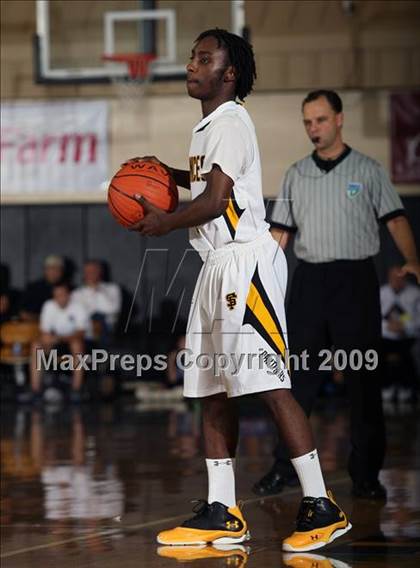 Thumbnail 2 in St. Frances Academy vs. De La Salle (City of Palms Classic) photogallery.