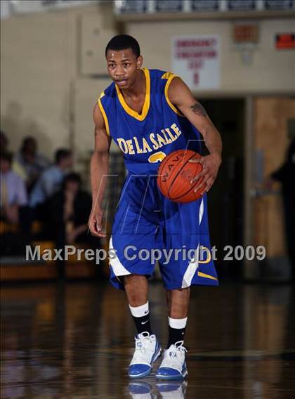 Thumbnail 3 in St. Frances Academy vs. De La Salle (City of Palms Classic) photogallery.