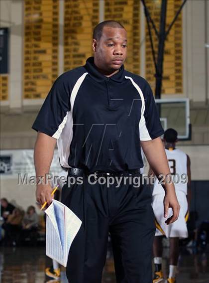 Thumbnail 2 in St. Frances Academy vs. De La Salle (City of Palms Classic) photogallery.