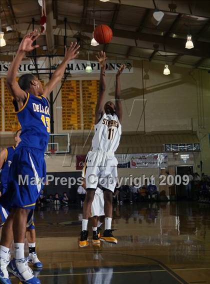 Thumbnail 1 in St. Frances Academy vs. De La Salle (City of Palms Classic) photogallery.