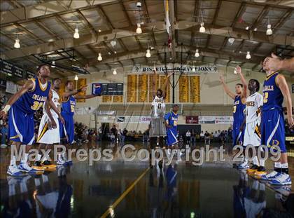 Thumbnail 2 in St. Frances Academy vs. De La Salle (City of Palms Classic) photogallery.