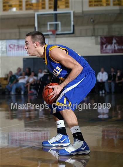 Thumbnail 2 in St. Frances Academy vs. De La Salle (City of Palms Classic) photogallery.