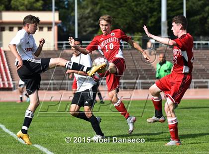 Thumbnail 2 in University vs Gateway photogallery.