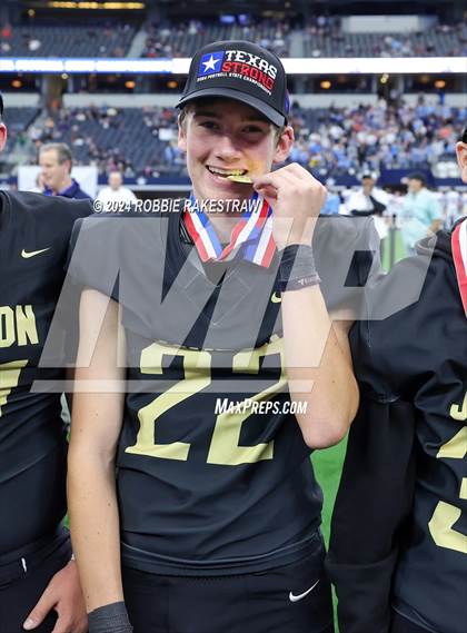 Thumbnail 3 in Oakwood @ Jayton (UIL 1A Division II Football Final Medal Ceremony) photogallery.