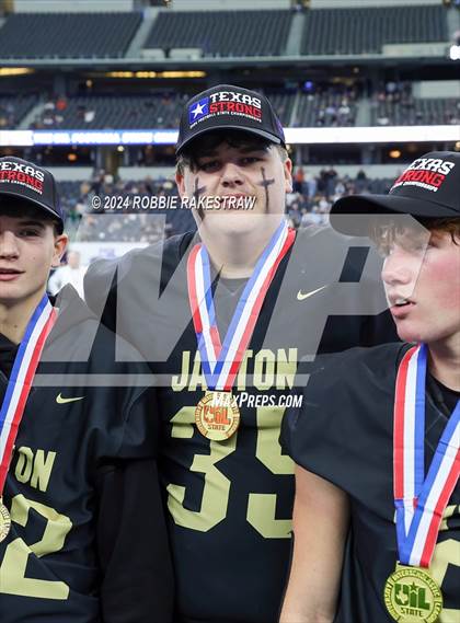Thumbnail 1 in Oakwood @ Jayton (UIL 1A Division II Football Final Medal Ceremony) photogallery.