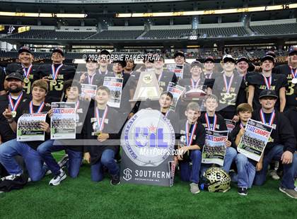 Thumbnail 2 in Oakwood @ Jayton (UIL 1A Division II Football Final Medal Ceremony) photogallery.
