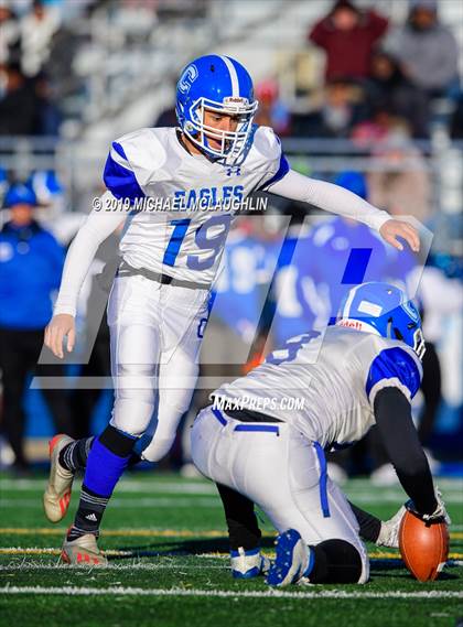 Thumbnail 3 in MacArthur vs. Valley Stream Central (Sec VIII Conf II Semifinal) photogallery.