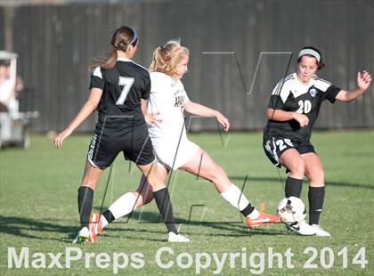 Thumbnail 2 in Arapahoe vs. Grandview photogallery.