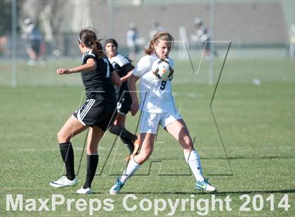 Thumbnail 3 in Arapahoe vs. Grandview photogallery.