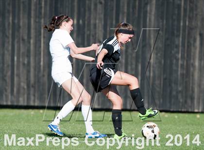 Thumbnail 2 in Arapahoe vs. Grandview photogallery.