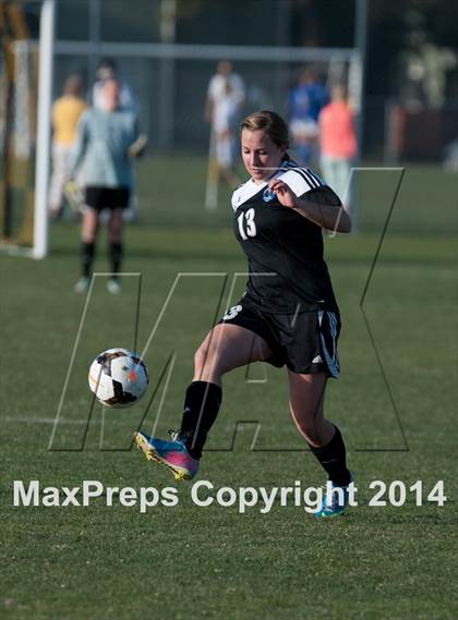Thumbnail 2 in Arapahoe vs. Grandview photogallery.