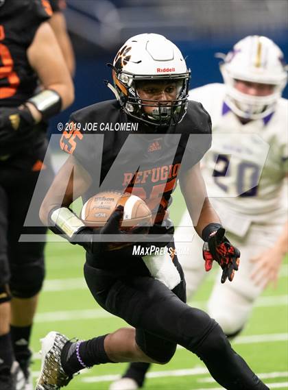 Thumbnail 2 in Refugio vs Holland (Class 2A Division I Quarterfinals) photogallery.