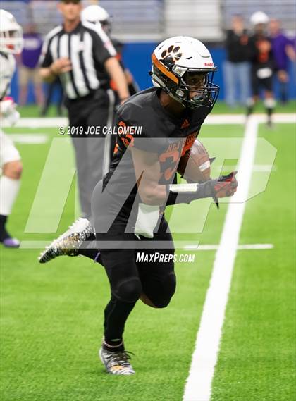 Thumbnail 1 in Refugio vs Holland (Class 2A Division I Quarterfinals) photogallery.