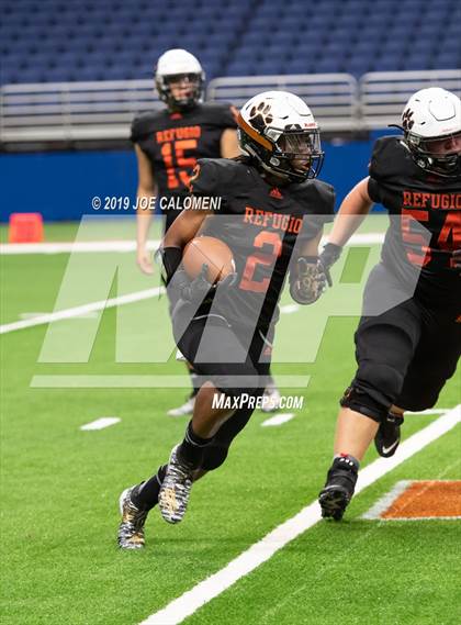 Thumbnail 3 in Refugio vs Holland (Class 2A Division I Quarterfinals) photogallery.