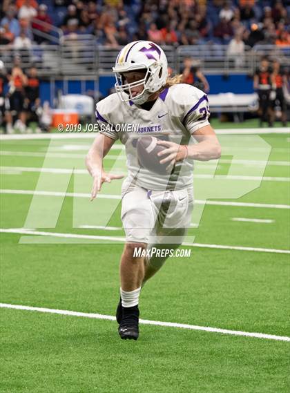 Thumbnail 3 in Refugio vs Holland (Class 2A Division I Quarterfinals) photogallery.