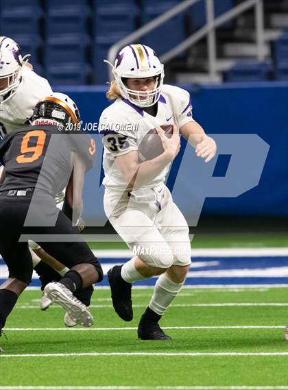 Thumbnail 1 in Refugio vs Holland (Class 2A Division I Quarterfinals) photogallery.