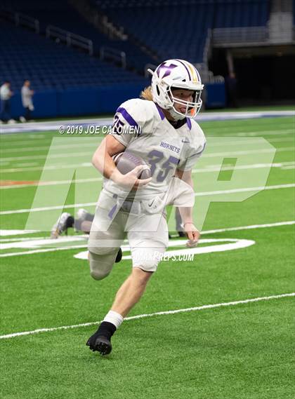 Thumbnail 3 in Refugio vs Holland (Class 2A Division I Quarterfinals) photogallery.