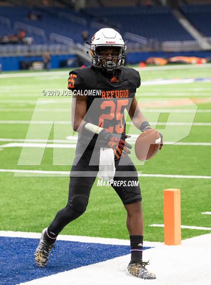 Thumbnail 3 in Refugio vs Holland (Class 2A Division I Quarterfinals) photogallery.