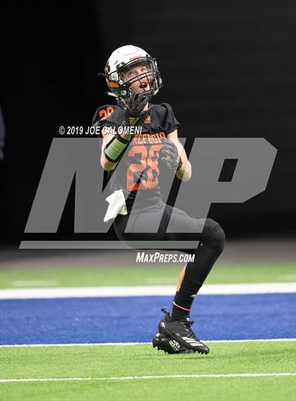 Thumbnail 1 in Refugio vs Holland (Class 2A Division I Quarterfinals) photogallery.
