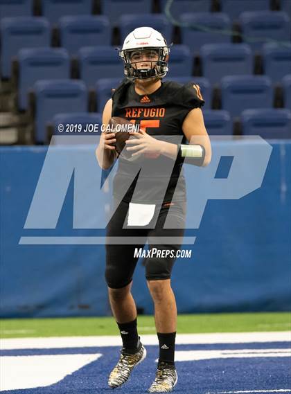 Thumbnail 1 in Refugio vs Holland (Class 2A Division I Quarterfinals) photogallery.