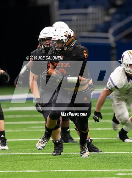 Thumbnail 1 in Refugio vs Holland (Class 2A Division I Quarterfinals) photogallery.