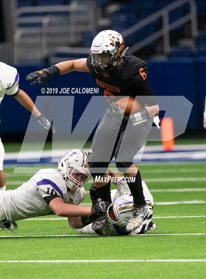 Thumbnail 1 in Refugio vs Holland (Class 2A Division I Quarterfinals) photogallery.