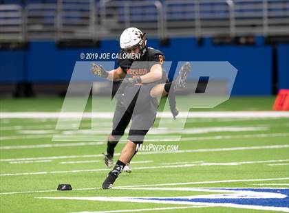 Thumbnail 3 in Refugio vs Holland (Class 2A Division I Quarterfinals) photogallery.