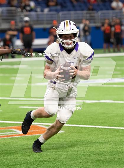 Thumbnail 2 in Refugio vs Holland (Class 2A Division I Quarterfinals) photogallery.