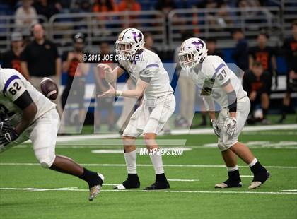 Thumbnail 3 in Refugio vs Holland (Class 2A Division I Quarterfinals) photogallery.