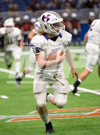 Thumbnail 2 in Refugio vs Holland (Class 2A Division I Quarterfinals) photogallery.