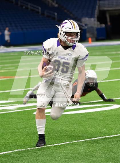 Thumbnail 1 in Refugio vs Holland (Class 2A Division I Quarterfinals) photogallery.