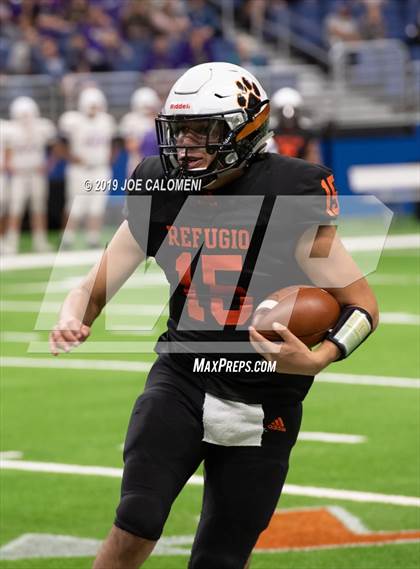 Thumbnail 3 in Refugio vs Holland (Class 2A Division I Quarterfinals) photogallery.