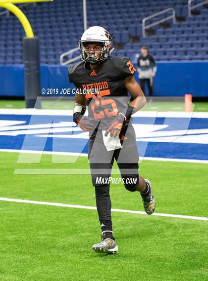 Thumbnail 2 in Refugio vs Holland (Class 2A Division I Quarterfinals) photogallery.