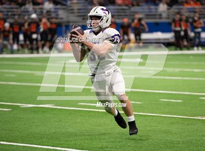Thumbnail 2 in Refugio vs Holland (Class 2A Division I Quarterfinals) photogallery.