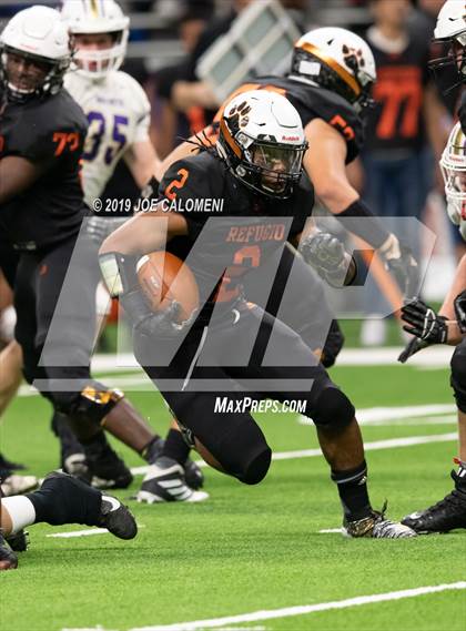 Thumbnail 2 in Refugio vs Holland (Class 2A Division I Quarterfinals) photogallery.