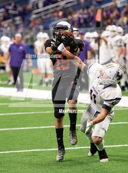 Thumbnail 2 in Refugio vs Holland (Class 2A Division I Quarterfinals) photogallery.