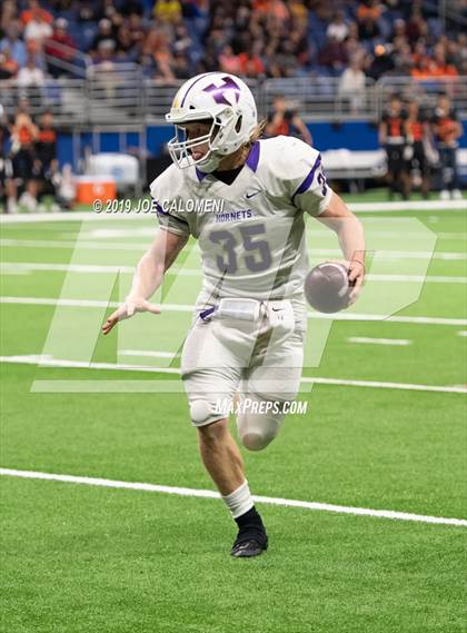 Thumbnail 1 in Refugio vs Holland (Class 2A Division I Quarterfinals) photogallery.