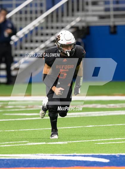 Thumbnail 2 in Refugio vs Holland (Class 2A Division I Quarterfinals) photogallery.